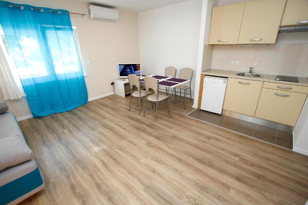 Apartmani Sea Star Makarska Zewnętrze zdjęcie